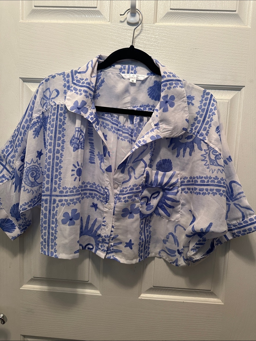 Live 4 Truth Blue and White Sunprint Button-Down Crop Shirt Size M